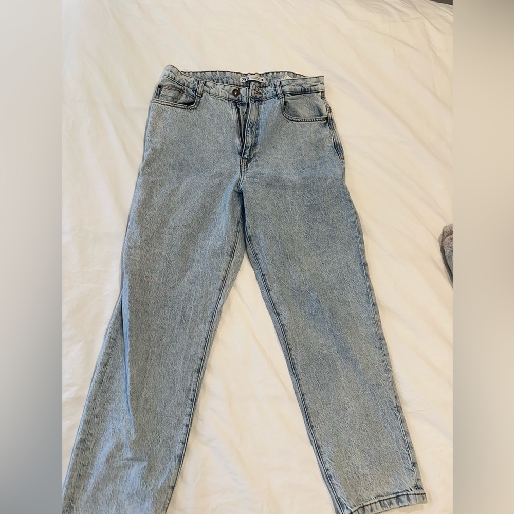 Light wash Zara jeans size 10